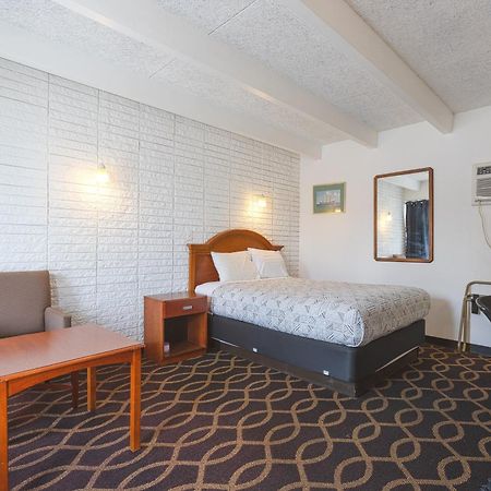 Sonrise Inn Lincoln Hwy By Oyo Breezewood Bagian luar foto