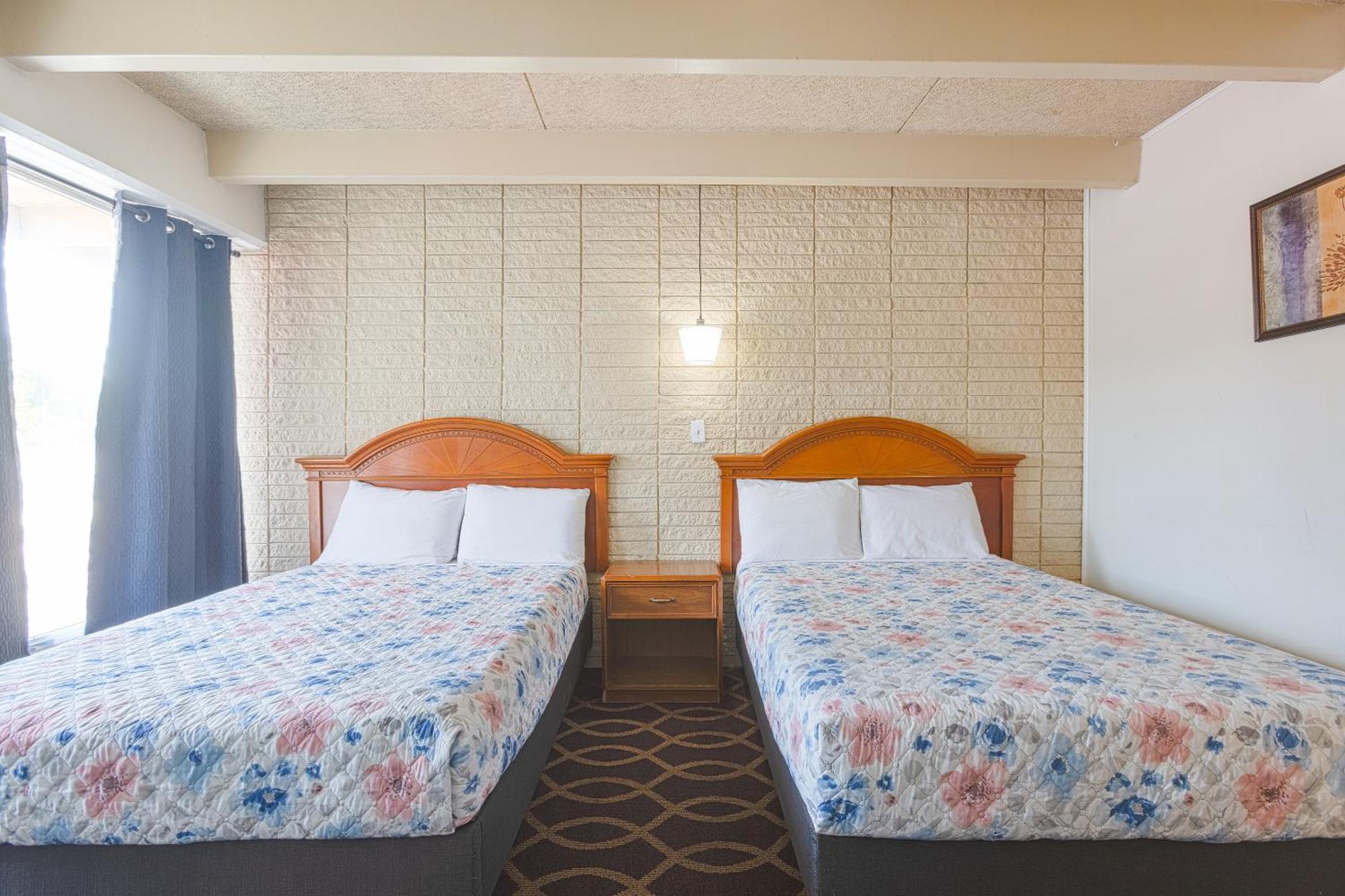 Sonrise Inn Lincoln Hwy By Oyo Breezewood Bagian luar foto