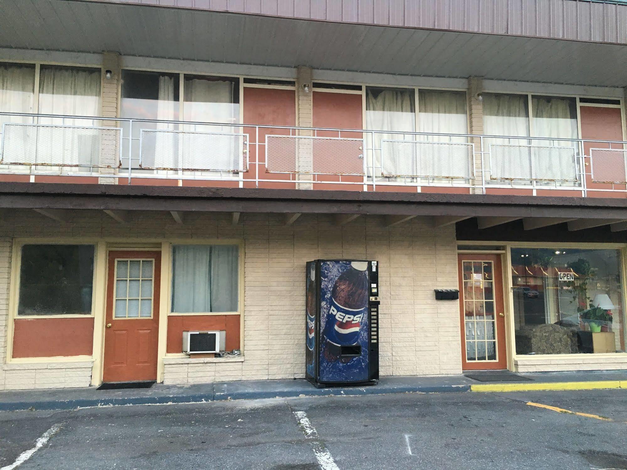 Sonrise Inn Lincoln Hwy By Oyo Breezewood Bagian luar foto